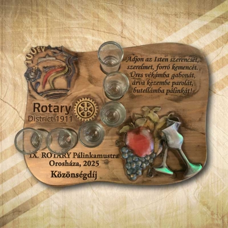 Exkluzív kézzel festett pálinkás pohártartó – készült a Rotary pálinkamustrára